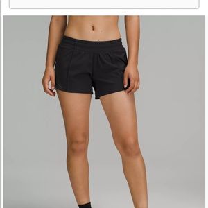 Hotty Hot Low-Rise Lined Short 4"lululemon